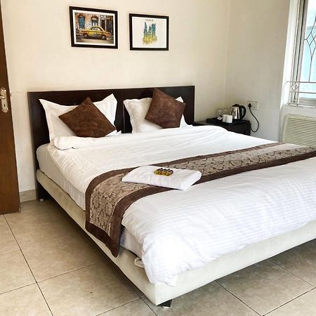 The Aster Homestay - Bedrooms & Apartments Kolkata Exterior photo
